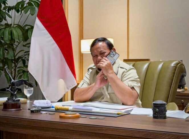 
					Prabowo Terima Telepon dari Presiden AS Donald Trump, Bahas Kerja Sama dan Perdamaian Global