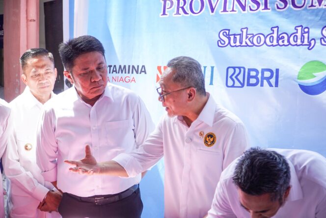 
					Herman Deru Dampingi Menko Pangan Zulkifli Hasan Luncurkan Koperasi Merah Putih di Palembang