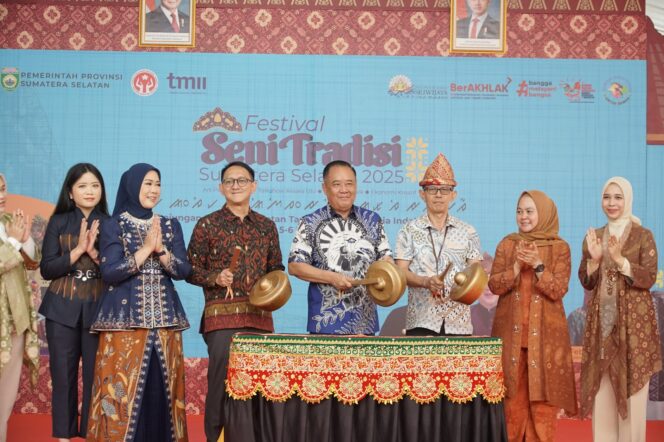 
					Anjungan Sumsel di TMII Disulap Jadi Panggung Budaya Festival Seni Tradisi 2025