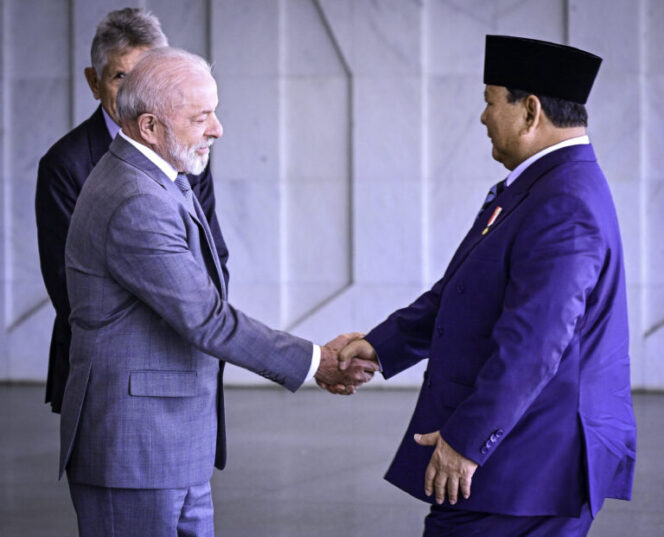 
					Presiden Prabowo Disambut Hangat dalam Upacara Kenegaraan di Istana Planalto, Brasilia