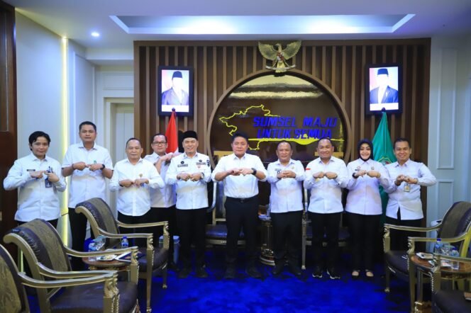 
Herman Deru Dukung Kanwil Kemenkumham Sumsel Jadikan Sumael Sebagai Percontohan Nasional untuk Posbakum Desa