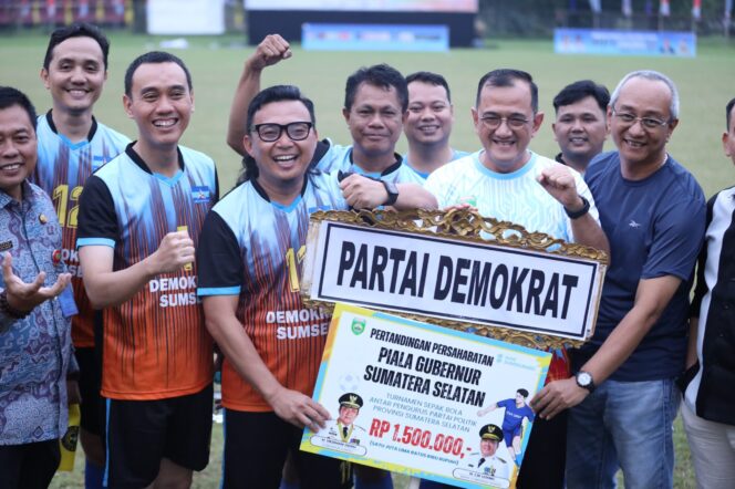 
					Sekda Edward Candra Tutup Turnamen Sepak Bola Antar Partai Politik se-Sumsel