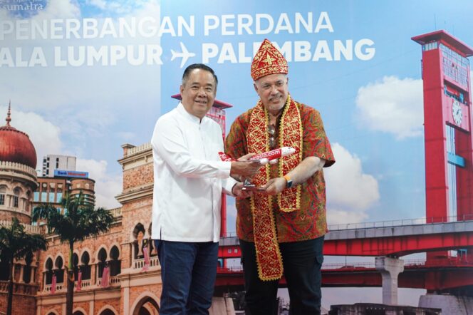 
					Cik Ujang Hadiri Pembukaan Penerbangan AirAsia Rute Palembang–Kuala Lumpur