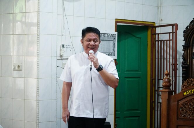 
Safari Jumat di Kertapati, Gubernur Herman Deru Sosialisasi Pemutihan Pajak Kendaraan Bermotor