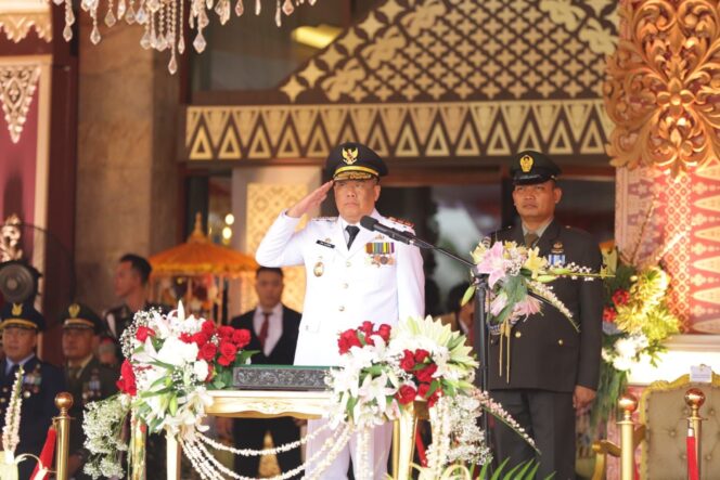 
					Cik Ujang Pimpin Upacara Penurunan Bendera HUT ke-80 RI di Palembang, Tekankan Pentingnya Persatuan dan Gotong Royong
