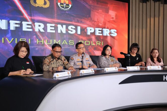
					Polri Luncurkan Polri Awards in Support of HeForShe Movement