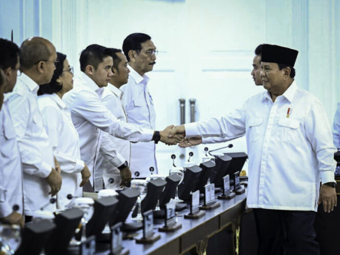 
Pimpin Sidang Kabinet Paripurna, Prabowo Instruksikan Jajaran Perkuat Stabilitas Nasional