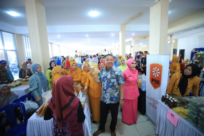 
BKOW Sumsel Gelar Bazar Kemerdekaan, Cik Ujang Dorong Perempuan Jadi Motor Ekonomi Kreatif