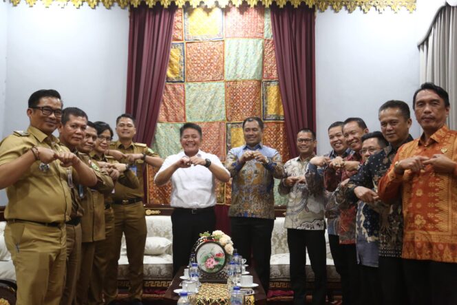 
Gubernur Herman Deru Tegaskan Komitmennya Majukan Infrastruktur dan Pariwisata OKU Selatan