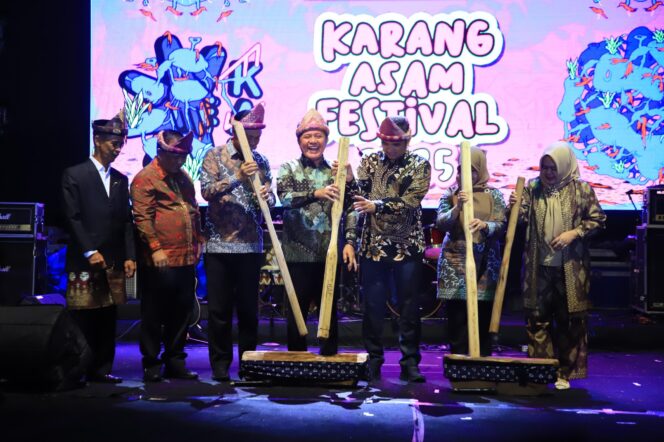 
Herman Deru Harapkan Karang Asam Festival 2025 Bisa Bangkitkan Ekonomi dan UMKM Muara Enim