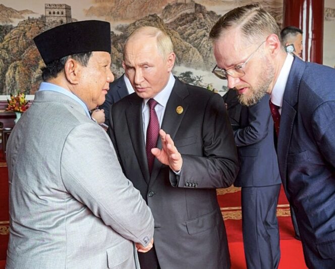 
Lawatan Singkat di Beijing, Prabowo Gelar Pertemuan Khusus dengan Vladimir Putin