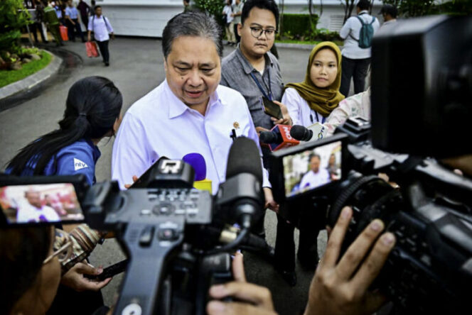 
Prabowo Pimpin Rapat Terbatas, Bahas Stabilitas dan Stimulus Ekonomi