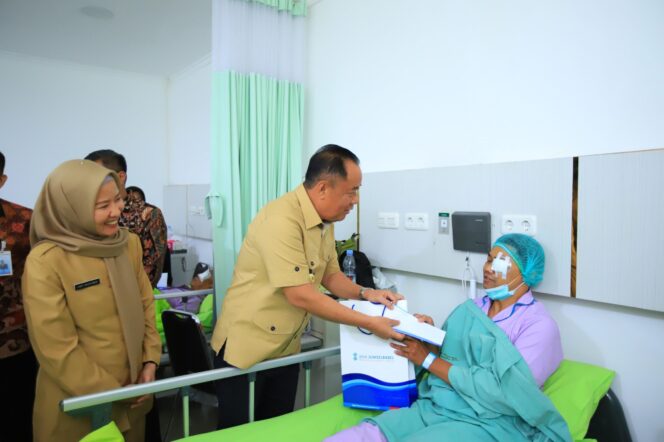 
					Operasi Mata Gratis, Cik Ujang : Wujud Kepedulian Bank Sumsel Babel Lewat CSR