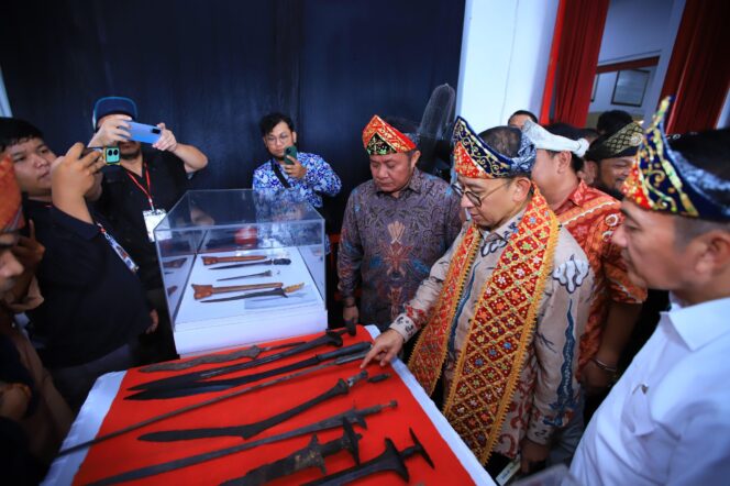 
					Herman Deru Sebut Pameran “Perangko Para Pendiri Bangsa” Jadi Spirit Baru Pelestarian Warisan Bangsa