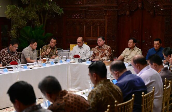 
					Prabowo Panggil Sejumlah Menteri, Bahas MBG hingga Ketahanan Pangan dan Energi