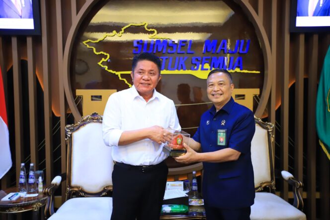 
Herman Deru Raih Penghargaan Dirjen Badilag MA RI, Bukti Komitmen Sumsel Lindungi Perempuan dan Anak