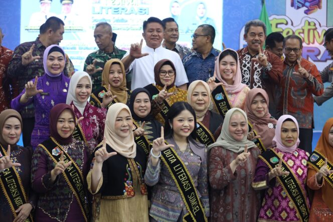 
Buka Festival Literasi Sumsel 2025, Herman Deru Tegaskan Literasi sebagai Fondasi Peradaban Modern