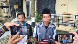 Suharman (41) diduga menjadi korban pengeroyokan di Desa Embacang, Kecamatan Lubuk Keliat, Kabupaten Ogan Ilir, Sumatera Selatan, pada Selasa (4/11/2025).