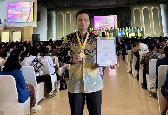 
Inovasi Berbasis Kearifan Lokal, Guru MAN 3 Palembang Raih Medali Emas Kompetisi Riset Nasional