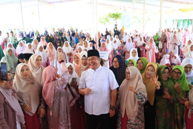 
Momentum Harlah ke-2 JMQH, Herman Deru Dorong Penguatan Rumah Tahfiz di Seluruh Desa