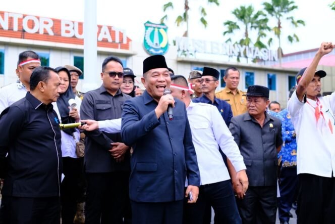 
Bupati Muba Terima Aksi Damai Guru Swasta, Bahas Solusi Tunjangan dan Peluang PPPK