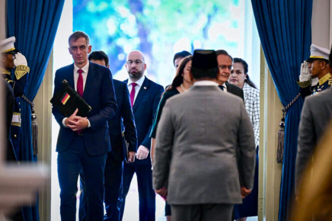 
Prabowo Terima Surat Kepercayaan dari Perwakilan Diplomatik Dua Belas Negara Sahabat