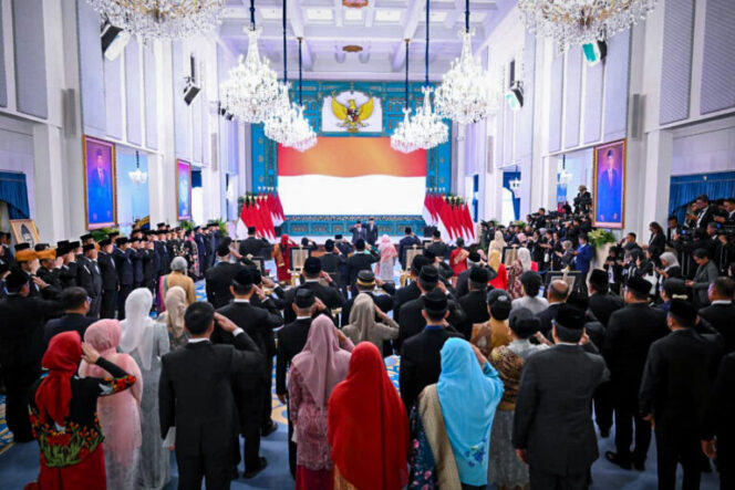 
Prabowo Anugerahkan Gelar Pahlawan Nasional kepada Sepuluh Tokoh Bangsa