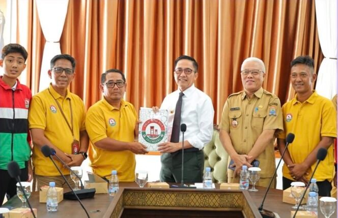 
Ratu Dewa Dukung Penuh Diklat Sepakbola: Siapkan Generasi Muda Berprestasi