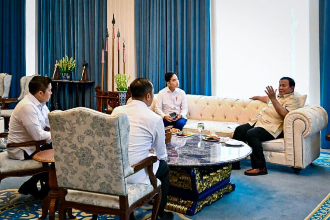 
Prabowo Terima Laporan Wapres Gibran Usai Hadiri KTT G20 di Johannesburg