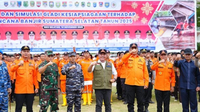 
Gubernur Herman Deru Tegaskan Pentingnya Mitigasi di Apel Kesiapsiagaan Banjir Sumsel