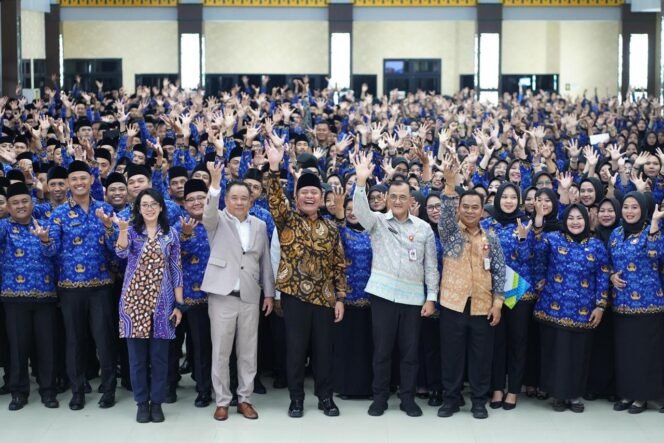 
1.305 PPPK Baru Tahap II Pemprov Sumsel Diresmikan, Herman Deru Dorong Lahirnya ASN Profesional dan Berdedikasi