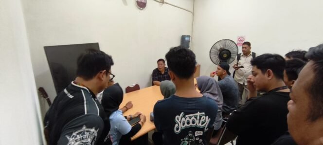 
Puluhan Karyawan Rajawali Village Demo, Protes Tarif Parkir Dinilai Terlalu Tinggi