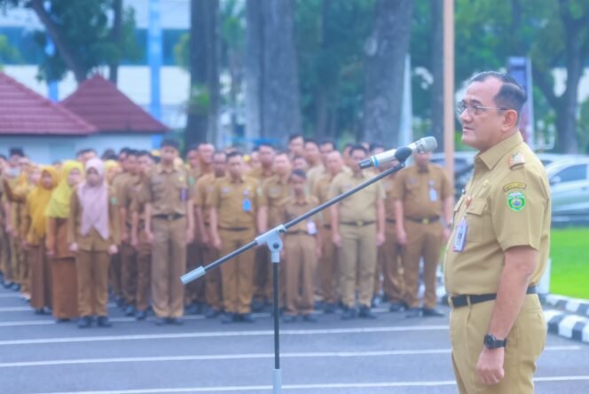
Apel Penutup Tahun 2025, Gubernur Sumsel Apresiasi Kinerja dan Disiplin ASN