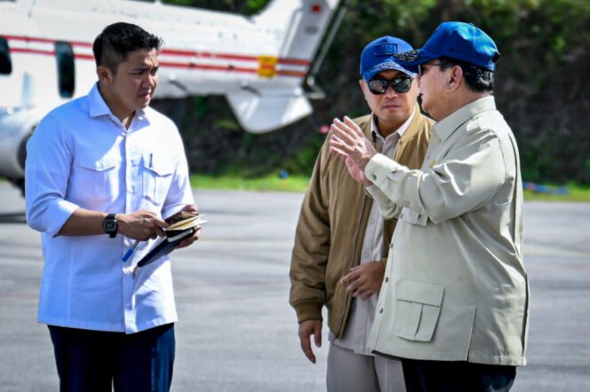 
Percepat Penanganan Bencana, Prabowo Prioritaskan Bantuan ke Wilayah Terisolir