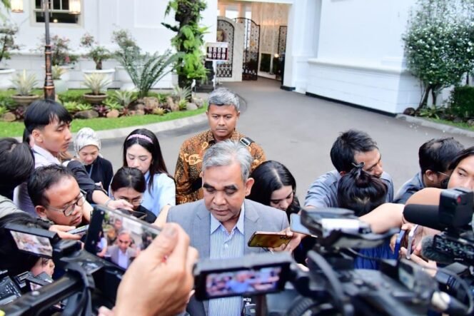 
Prabowo Terima Ketua MPR RI Ahmad Muzani, Bahas Penanganan Bencana di Sumatra