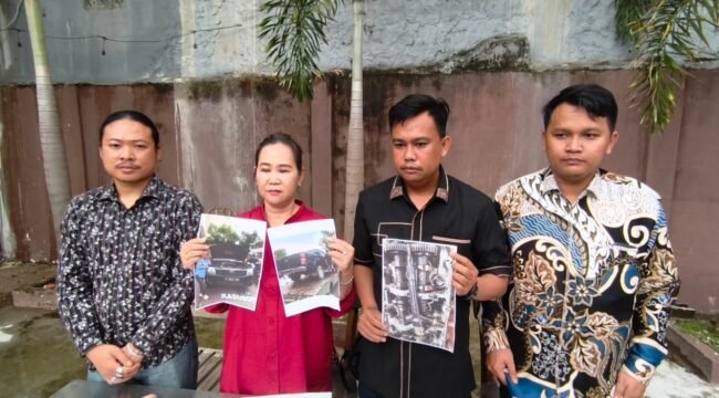 Konferensi Pers dari Leni (50) yang dirugikan karena kondisi mobil miliknya yang diduga rusak setelah disita sebagai barang bukti.