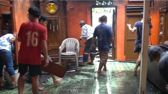 
Kebakaran Hanguskan Rumah Warga di Kawasan Padat Penduduk Palembang, Akses Sempit Sempat Hambat Petugas