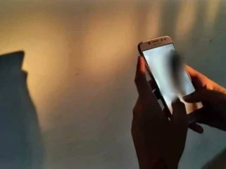 Ilustrasi video asusila beredar di medsos, Foto : Ary Pryanto/Urban Id
