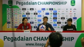 Pelarih tim sepak bola Sumsel United yang memberikan keterangan pers kepada media usai mengalahkan tim tamu Persiraja Banda Aceh di Stadion Jakabaring Palembang, Selasa (23/9/2025) Foto: urban id