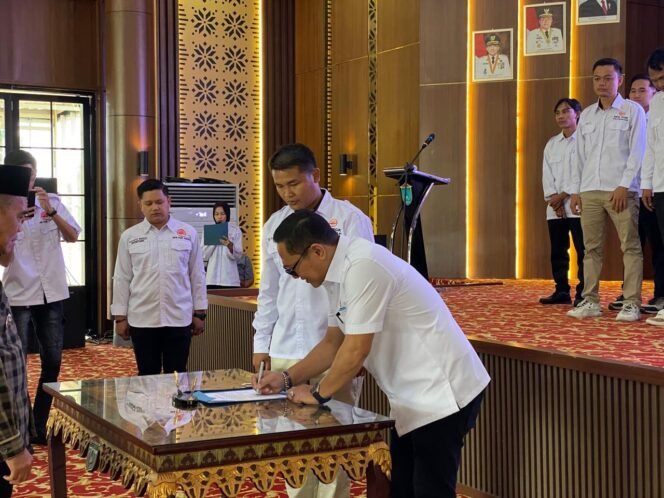 
Ketua PGK Sumsel Firdaus Hasbullah Lantik DPD PGK Ogan Ilir