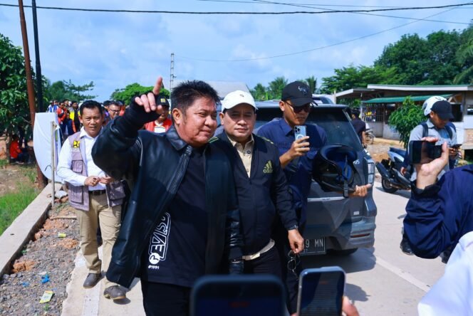 
Herman Deru Tinjau Langsung Percepatan Perbaikan Jalan Tanjung Api-Api–Sri Menanti