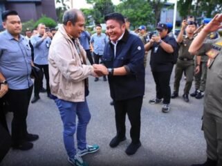 Wakil Menteri Hukum RI, Edward Omar Sharif Hiariej saat melakukan kunker di Kantor Satpol PP Sumsel. Foto : Humas Pemprov Sumsel