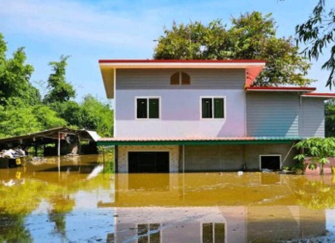 
Ilustrasi rumah terendam banjir/Shutterstock. 