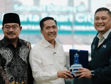 Wali Kota Palembang Ratu Dewa bersama Wakil Wali Kota Prima Salam dan jajaran Pemerintah Kota Palembang melakukan kunjungan kerja ke Jakarta Smart City (JSC) yang berlokasi di Gedung Balai Kota Provinsi DKI Jakarta pada Rabu, 14 Januari 2026/ist.