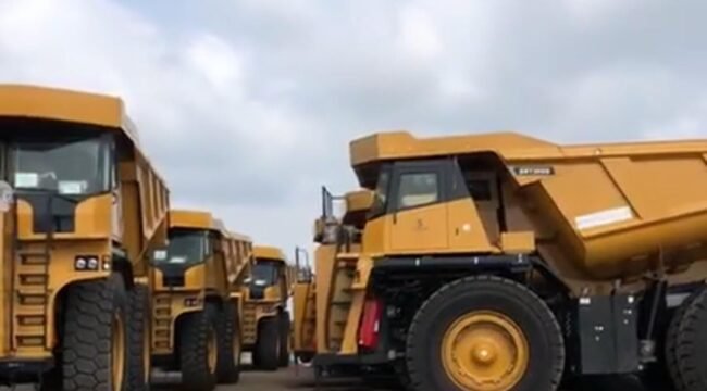 Suasana mobil HD yang terparki di Pelabuhan. Foto : Istimewa