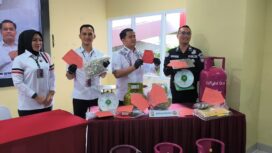 Polda Sumsel saat menunjukkan barang bukti oplosan elpiji. Foto : Urban Id