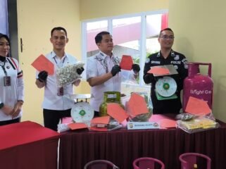 Polda Sumsel saat menunjukkan barang bukti oplosan elpiji. Foto : Urban Id