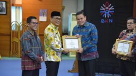 Penghargaan tersebut diserahkan langsung oleh Kepala BKN, Prof. Dr. Zudan Arif/ist.