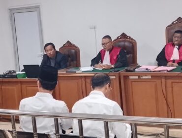 Mantan Wali Kota Palembang, Harnojoyo, saat menjalani sidang kasus korupsi Pasar Cinde