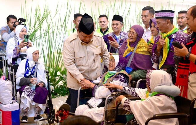 
Prabowo Minta Pelayanan Jemaah Haji Dilakukan Transparan dan Akuntabel